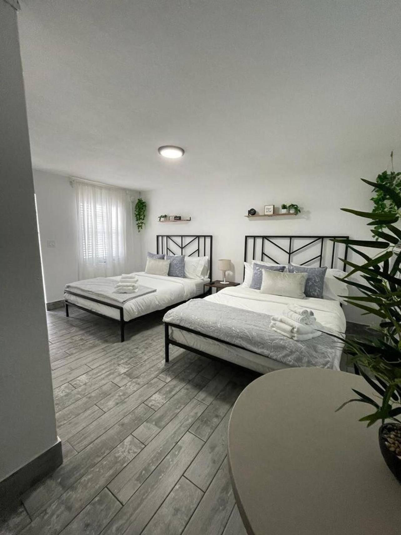 2Q Beds Studio Apt With Shared Pool 01 Clearwater Eksteriør bilde
